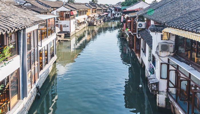 梦见流水沟渠有水流动