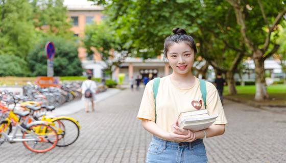 梦见女儿来月经是什么意思