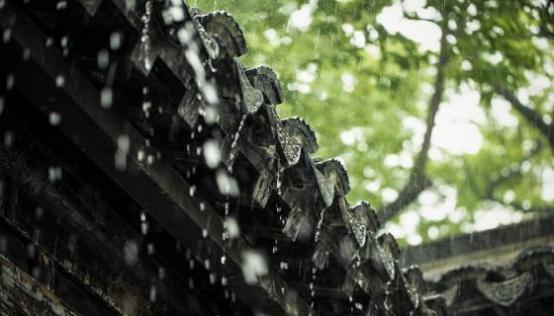 梦见老家房子漏雨是什么意思